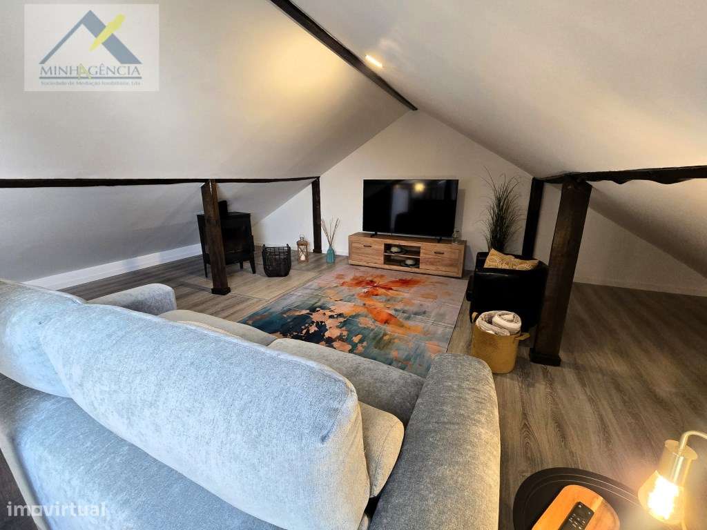 Apartamento T2 Duplex remodelado no Lavradio-13