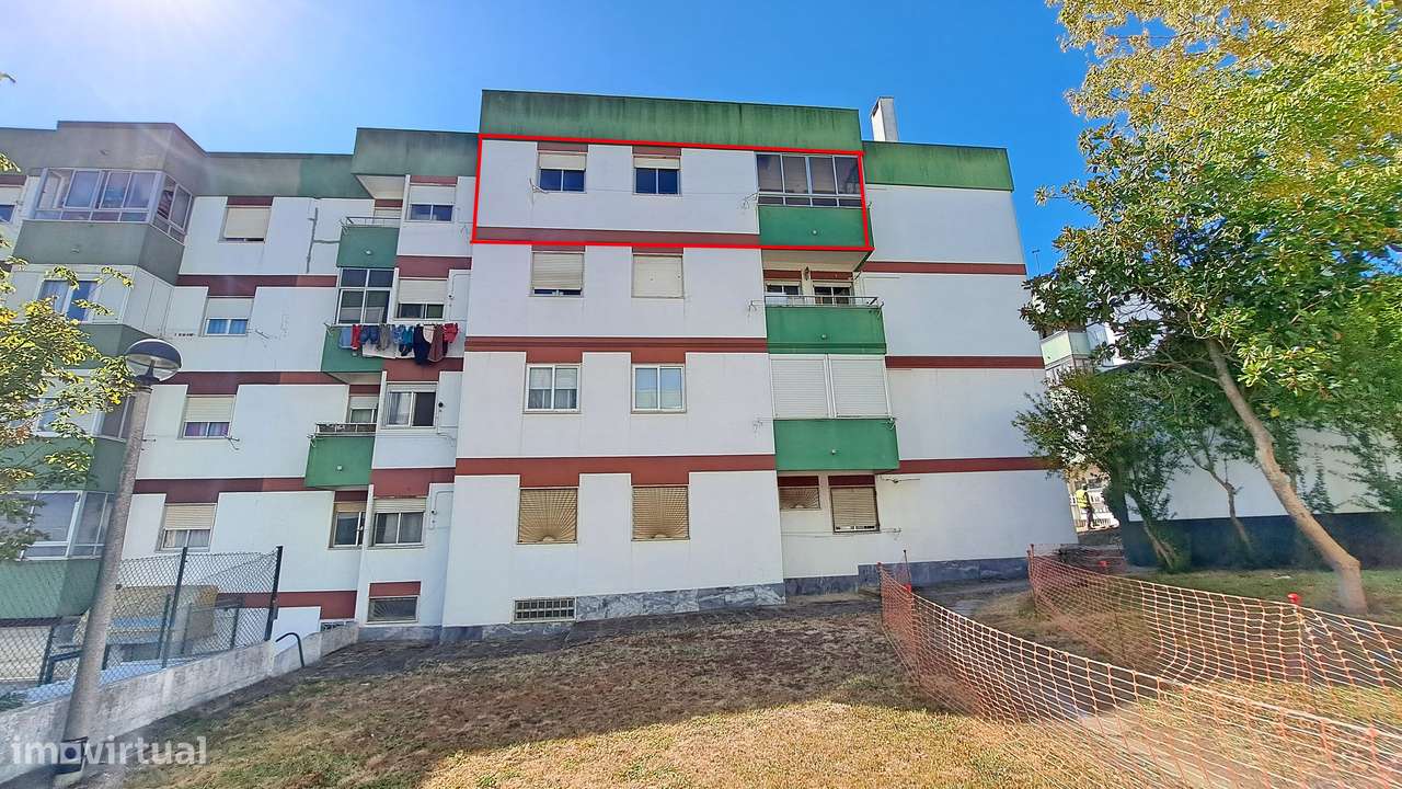 Apartamento T2 com 73m2 com Arrecadação na Arroja/Odivelas-1