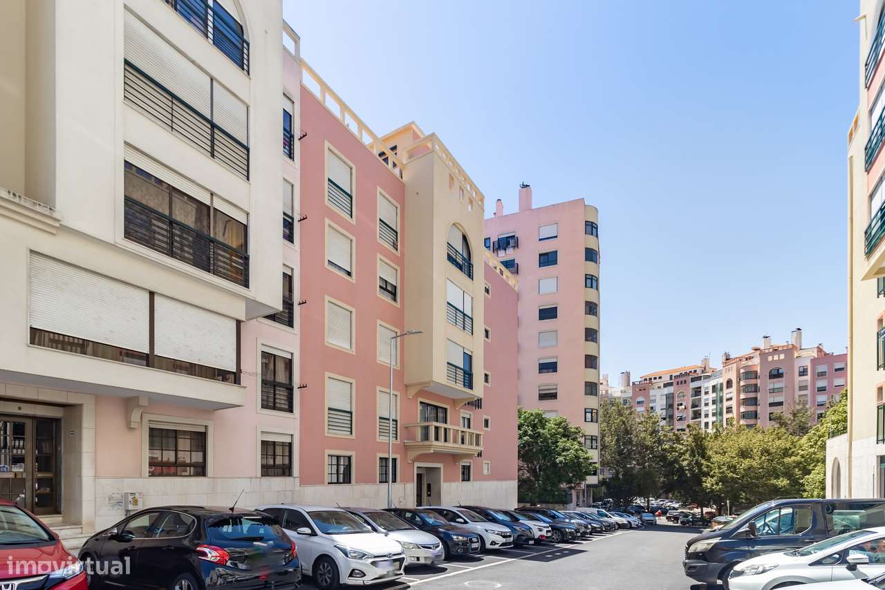 O lugar perfeito para começar uma nova vida – T1 no coração de Massamá-28
