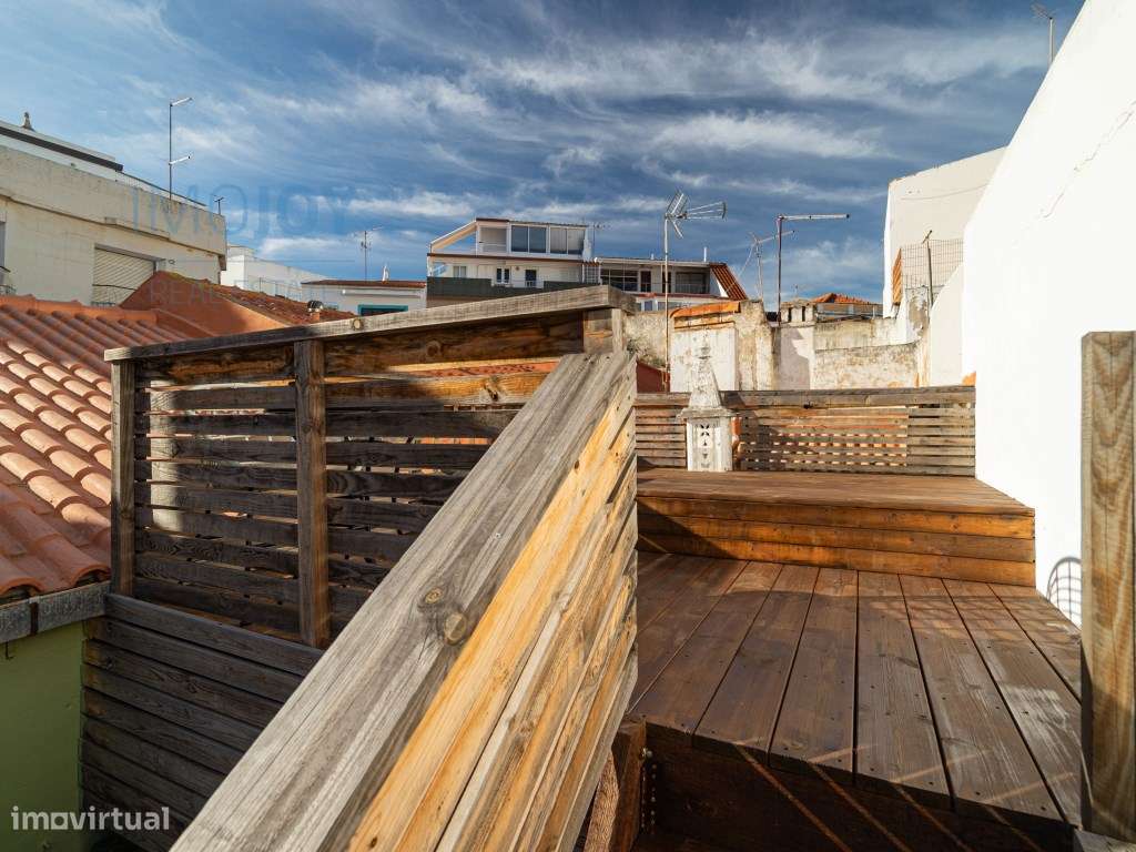 Moradia Térrea Totalmente Remodelada para Venda no Coração de Portimão-30