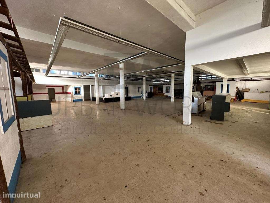 Armazém, Sobral de Monte Agraço, 1.275 m2 - Grande imagem: 2/7