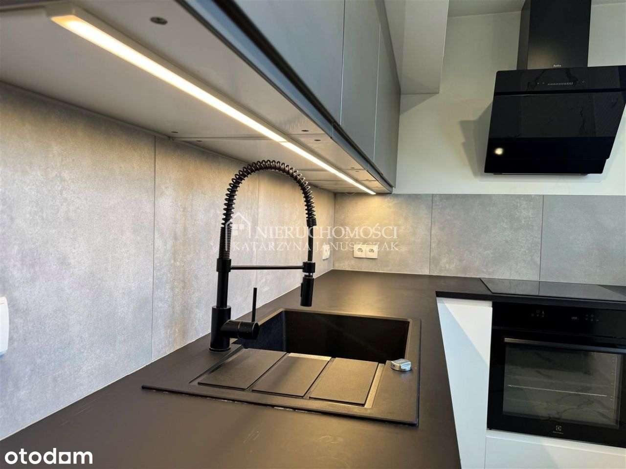 Piękne, Po Kapitalnym Remoncie, Meble W Cenie-1