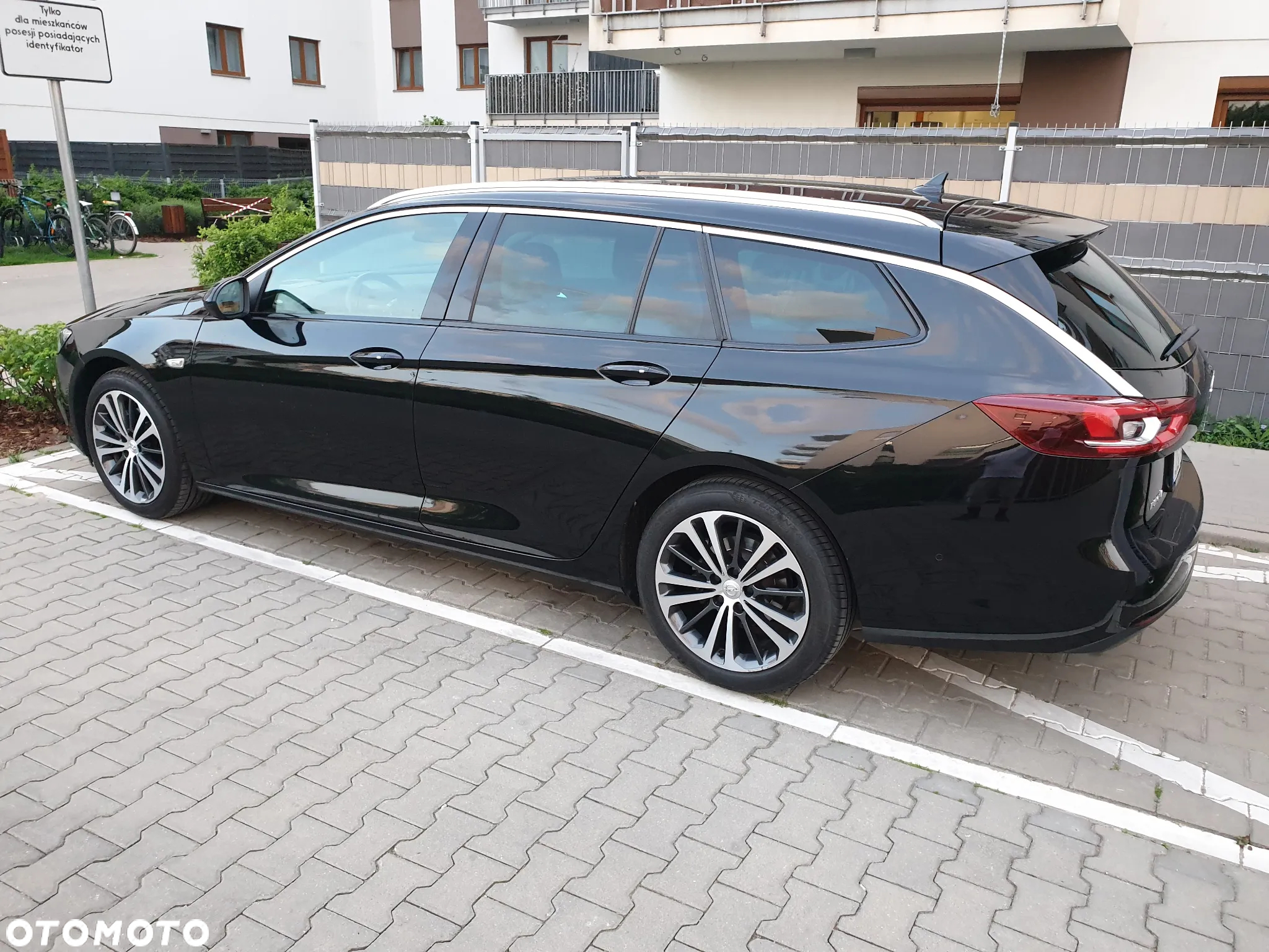 Opel Insignia Sports Tourer 2.0 Diesel Automatik Business Innovation - 2