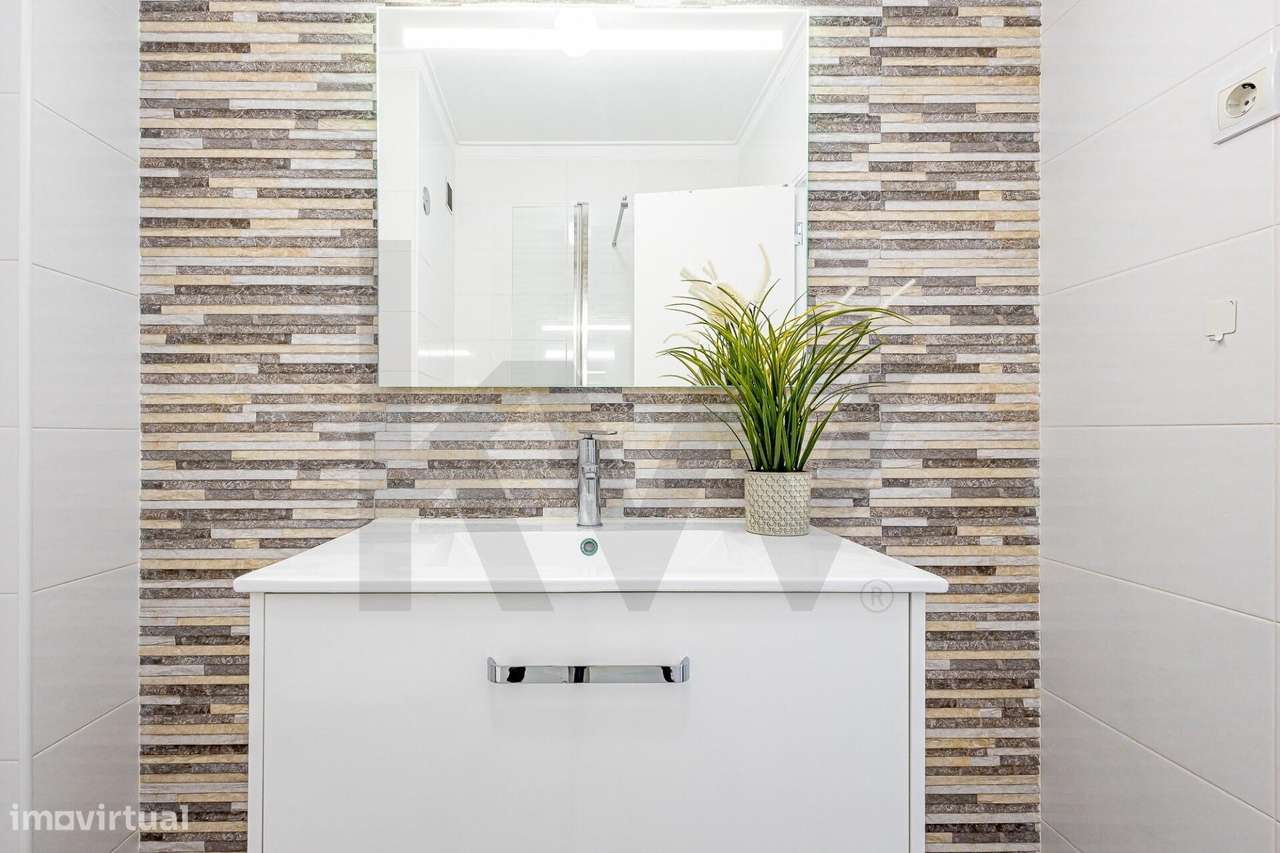 Apartamento T3 Totalmente Remodelado em Vale Flores de Cima-19