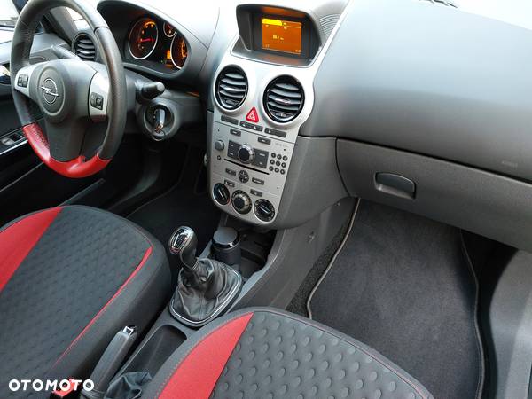 Opel Corsa 1.6 Turbo GSi - 15