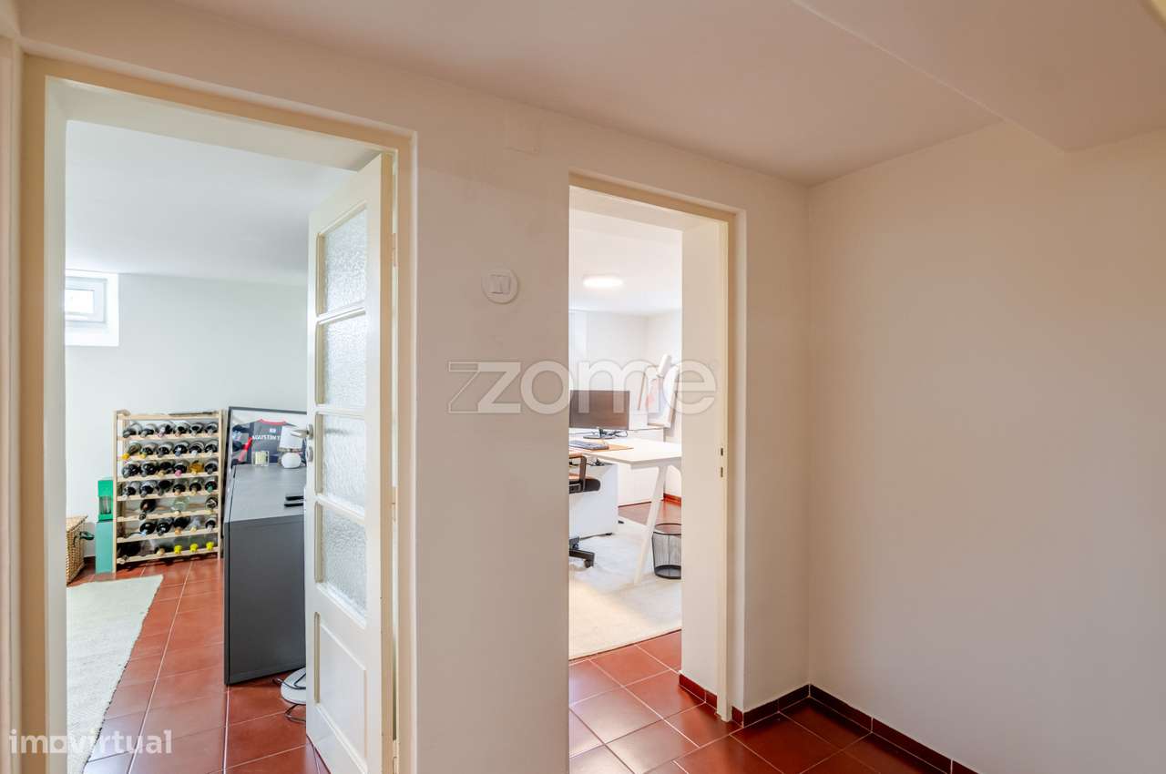 Moradia T3 renovada com jardim nas Antas-40