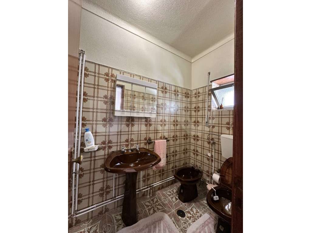 Moradia T3 com logradouro e anexo - Bairro do Espertim, Covilhã-22