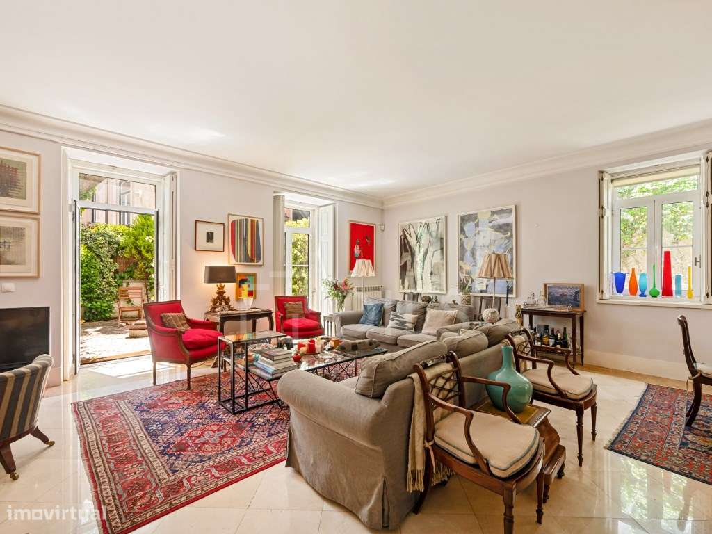 Apartamento T5 duplex com jardim de 35m2 no Campo Mártires da Pátri... - Grande imagem: 4/50