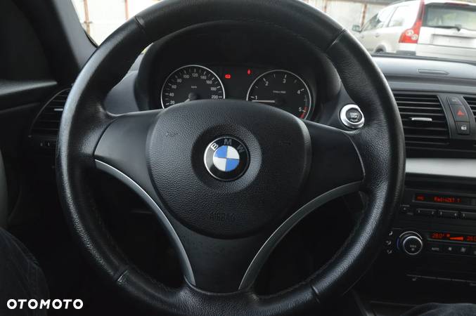 BMW Seria 1 118d - 14