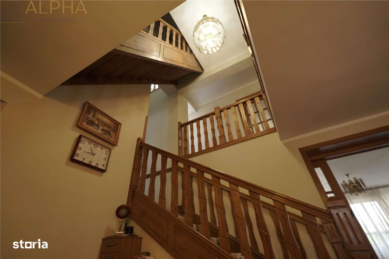 Vila eleganta cu piscina, teren generos si finisaje de calitate - Imagine principală: 5/15