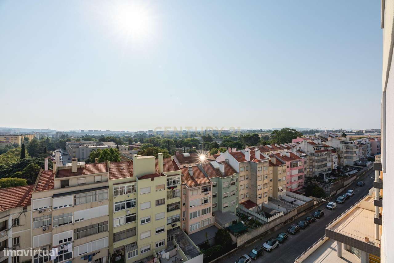 Fantástico T4 Alvalade com varandas, estacionamento e arrecadação-50