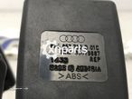 Colocador de cinto Trás/Esq AUDI A3 (8P1) 2.0 TDI | 05.03 - 08.12 Usado REF. 8P0... - 3