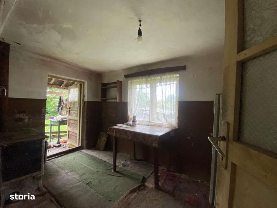 Casa batrineasca + Teren 1190 mp-1