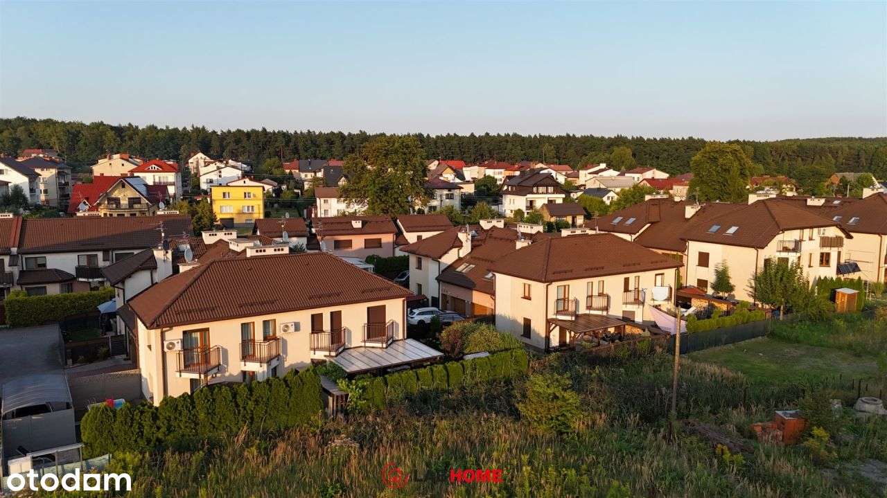 Komfortowy bliźniak blisko pałacowego wzgórza-19