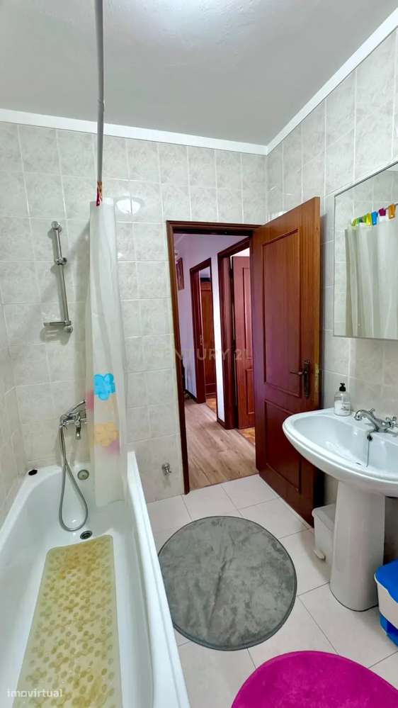 Apartamento T3 com garagem em excelente localização, em Vila do Conde-17
