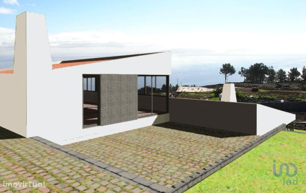 Terreno em Madeira de 1576,00 m2