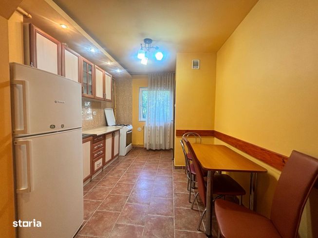 Vanzare -Apartament  3 camere, comision 0 la cumparator, garaj sub blo-6