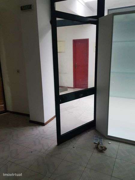 Loja para arrendar em Tondela. Boa localização. - Grande imagem: 4/9