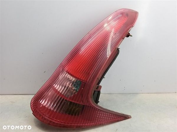 Lampa prawa tylna tył Peugeot 206 SW KOMBI 20055R - 1