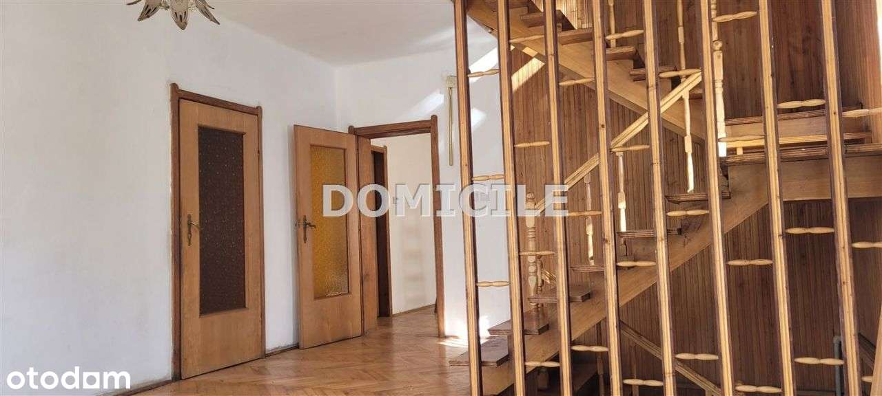 Dom w górach otoczony lasem-11