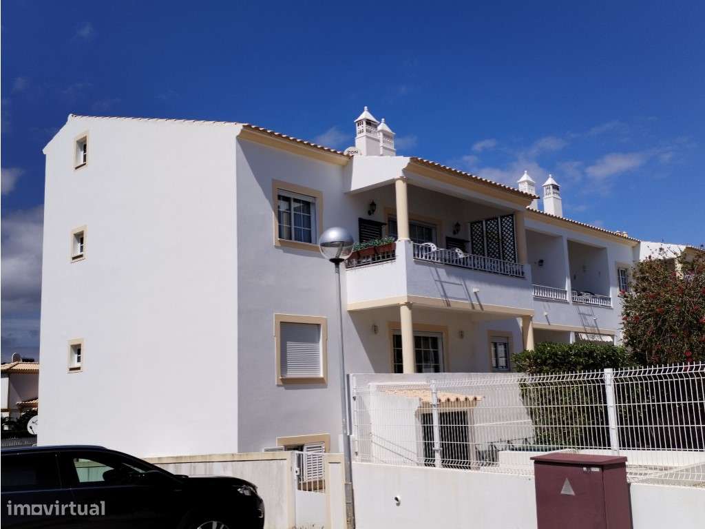 Apartamento T2+1 em condomínio fechado com piscina e campo de ténis... - Grande imagem: 4/42