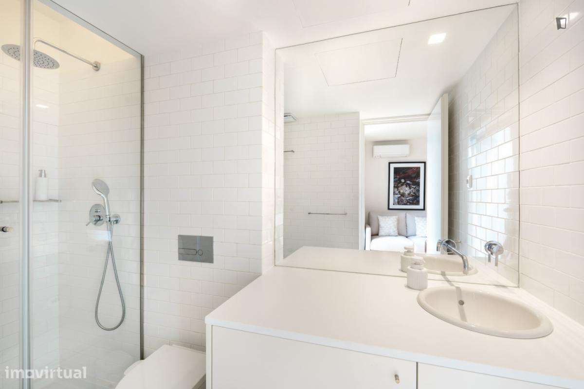 Estúdio - localizado em Santo Ildefonso Porto - Grande imagem: 2/20