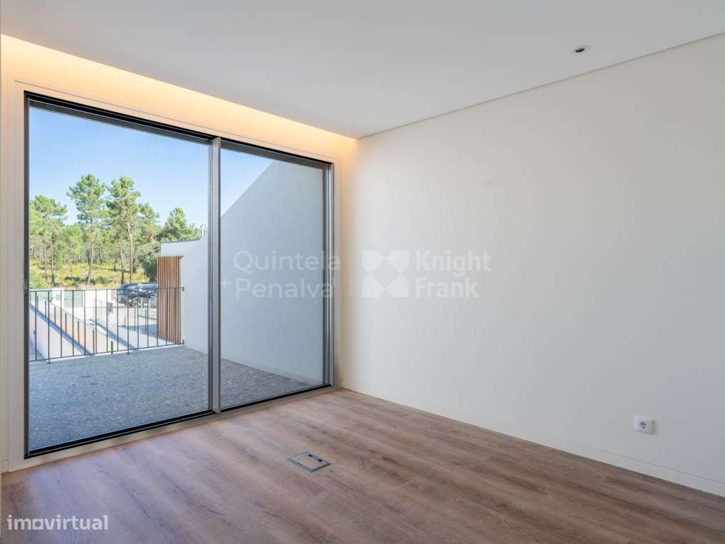 Moradia T7 com jardim e piscina na Verdizela-27