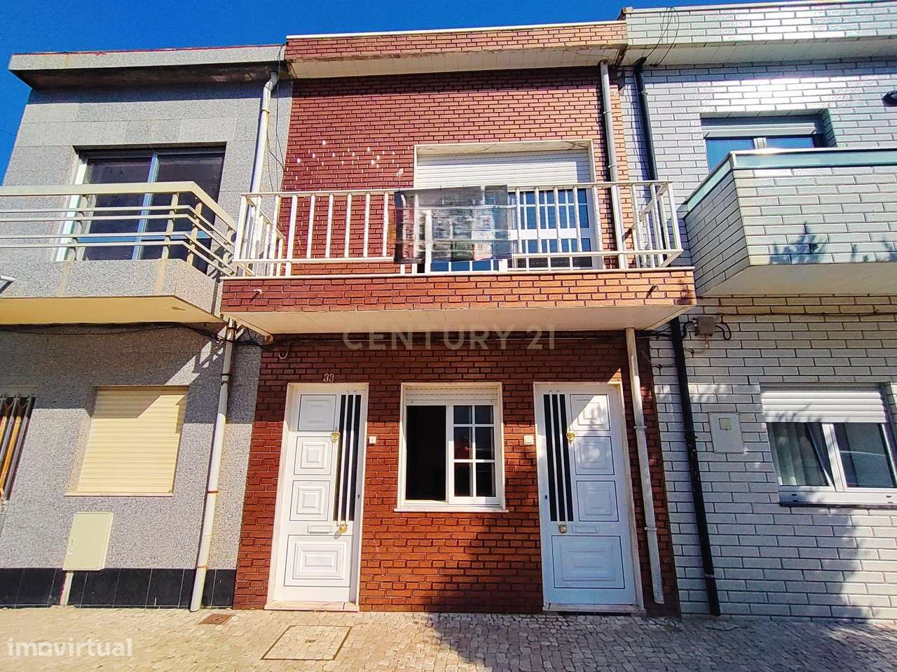 Prédio com entradas independentes a 1 minuto a pé da praia – Caxinas, - Grande imagem: 2/33