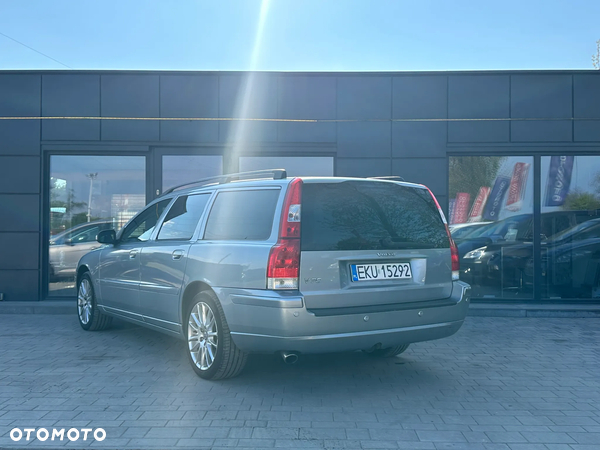 Volvo V70 2.4D Momentum - 12