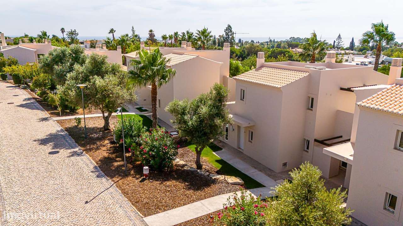 Moradia de Luxo em Condomínio Exclusivo com Piscinas no Carvoeiro-58