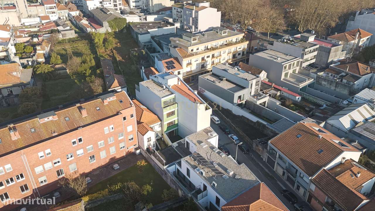 Luxuosa Moradia T4 em Matosinhos | elevador | 294,85m2-24
