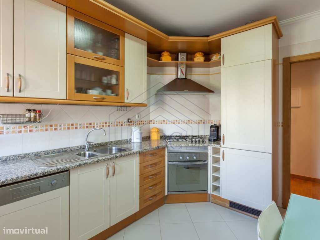 Apartamento T2 na Urbanização da Ribeirada - Para Arrendar - Grande imagem: 2/20