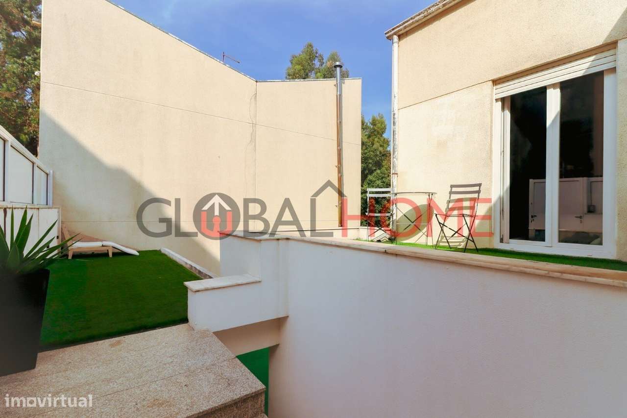 Moradia bifamiliar T4 em São Pedro da Cova - Grande imagem: 3/40