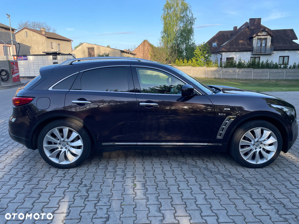 Infiniti QX70 - 6