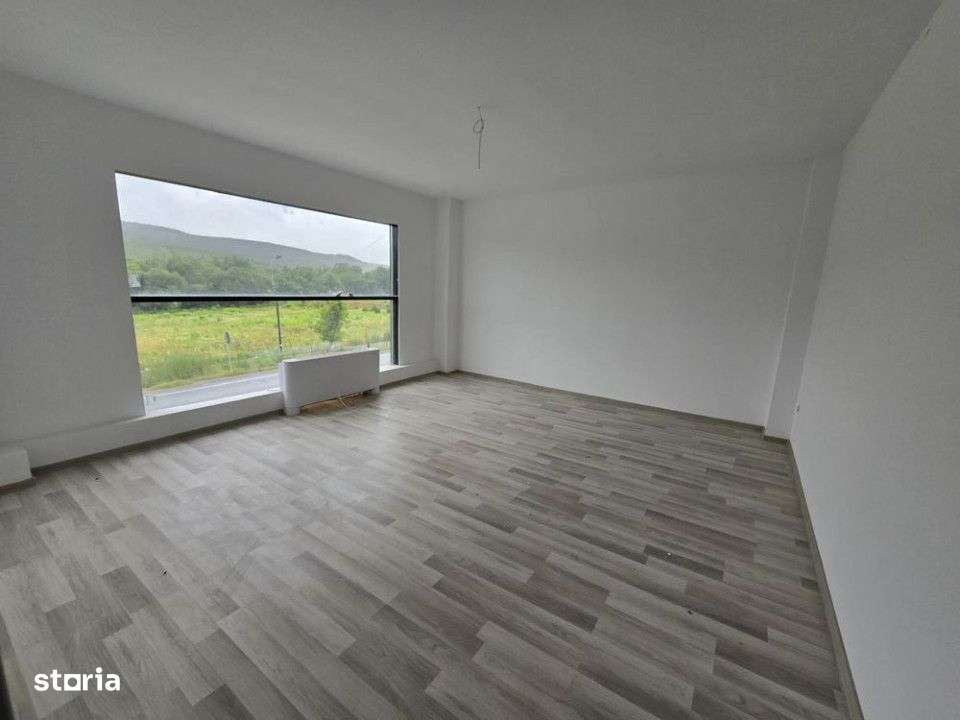 Hala/spatiu comercial, 1200 mp utili, 1600 mp teren liber, zona Baciu, - Imagine principală: 4/5