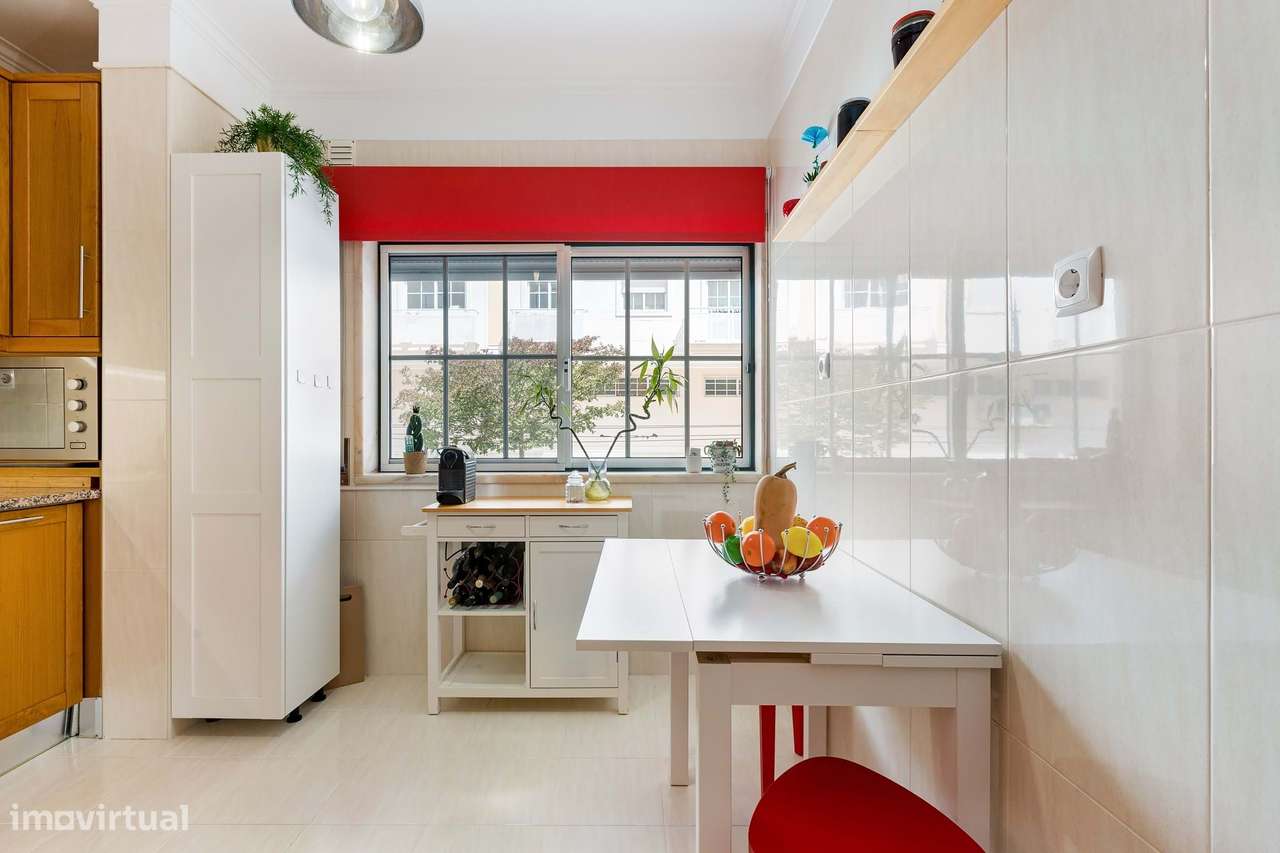 Moderno T2 em Loures / Prédio de 2007 / Arrecadação-5