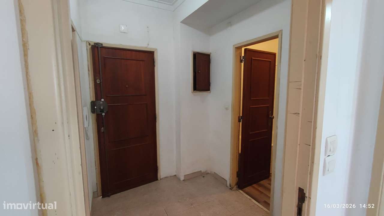 Apartamento T0 para investimento em Linda a Velha-14