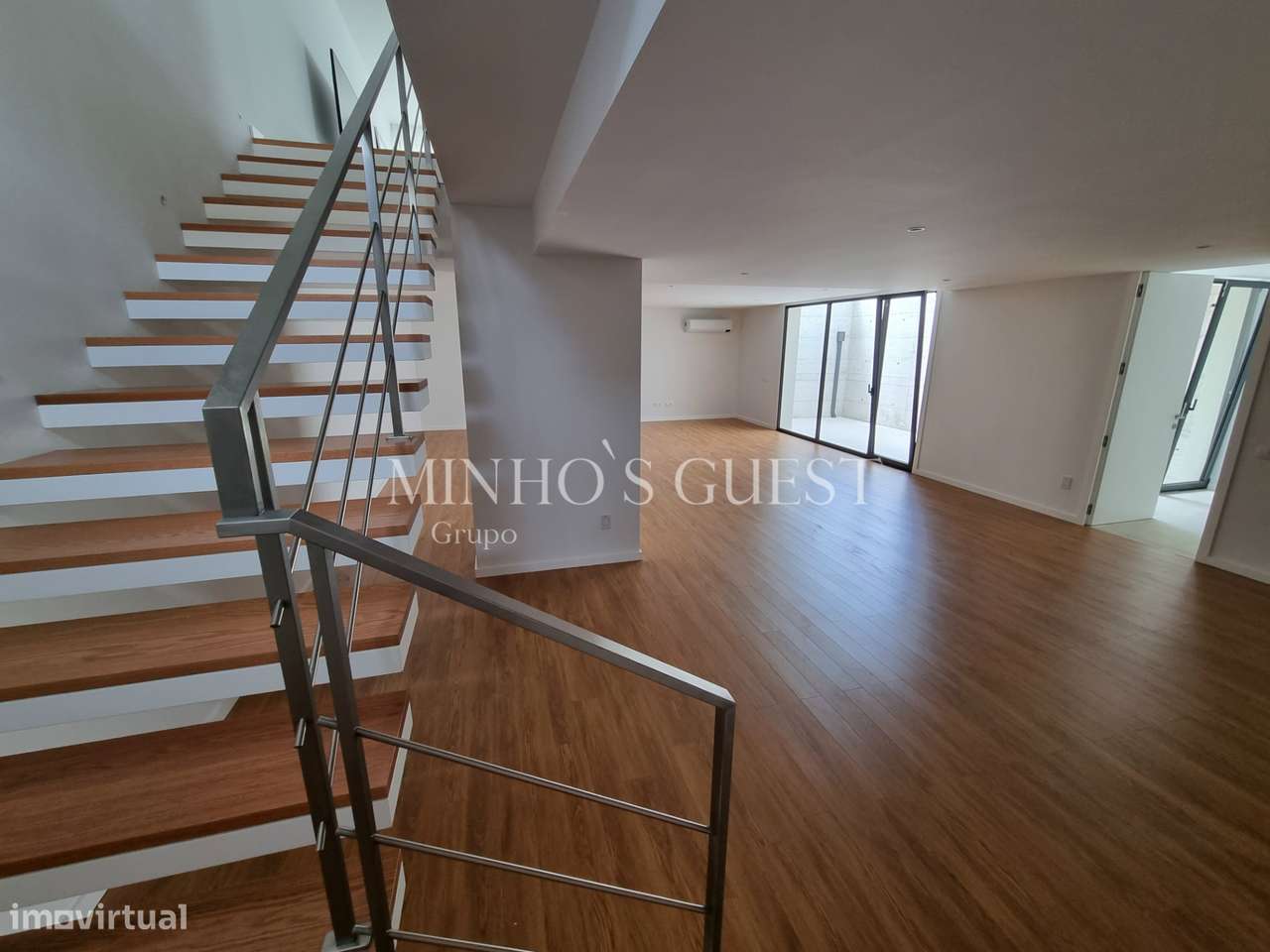 Moradia em Banda c/ 3 Suites e Logradouro - Braga-29