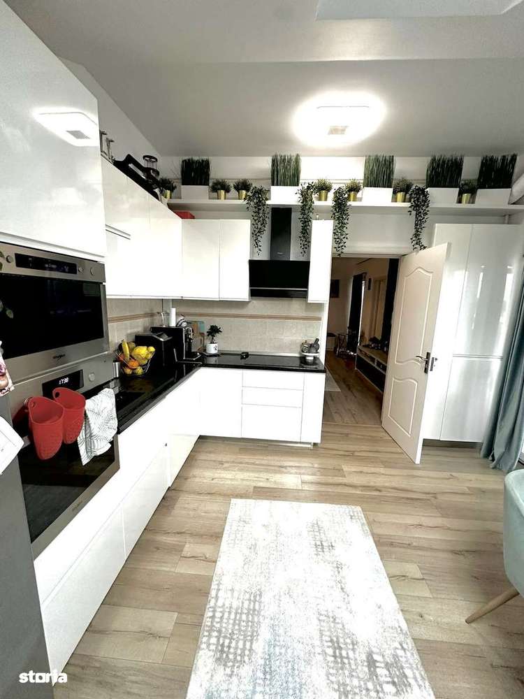 Proprietar: vând  apartament 3 camere cu terasă spațioasă - Imagine principală: 4/11