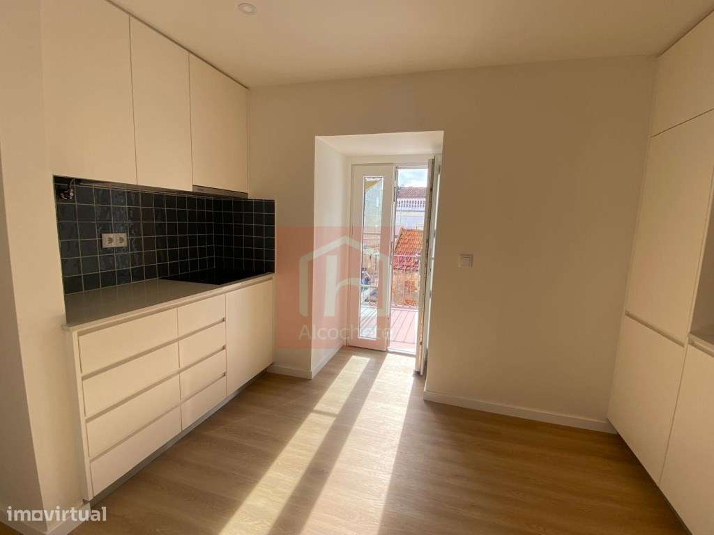 Apartamento duplex T2+2 com terraço no centro histórico Alcochete-5