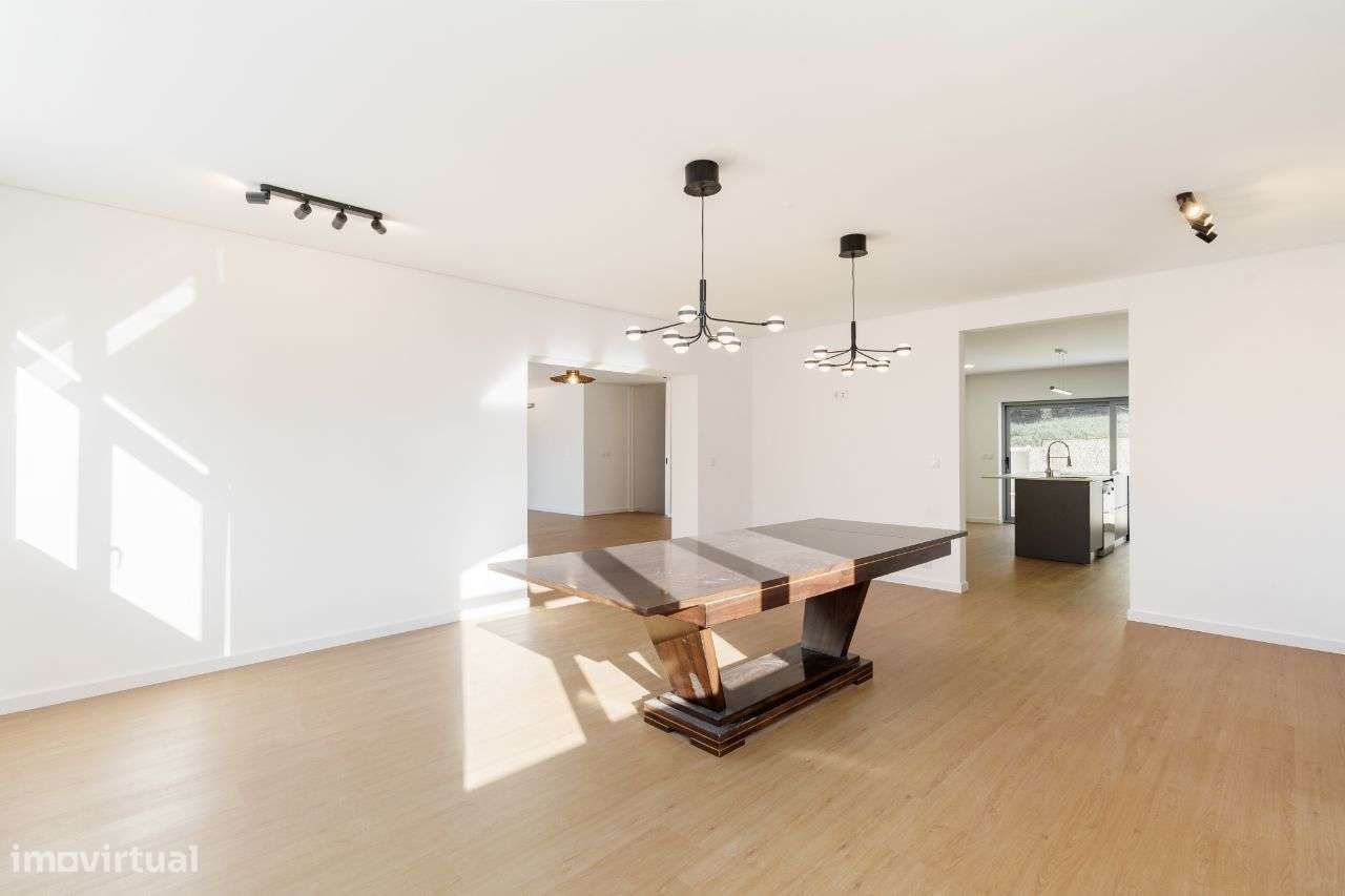 Moradia T5 Remodelada - Condomínio da Fonte Seca-24