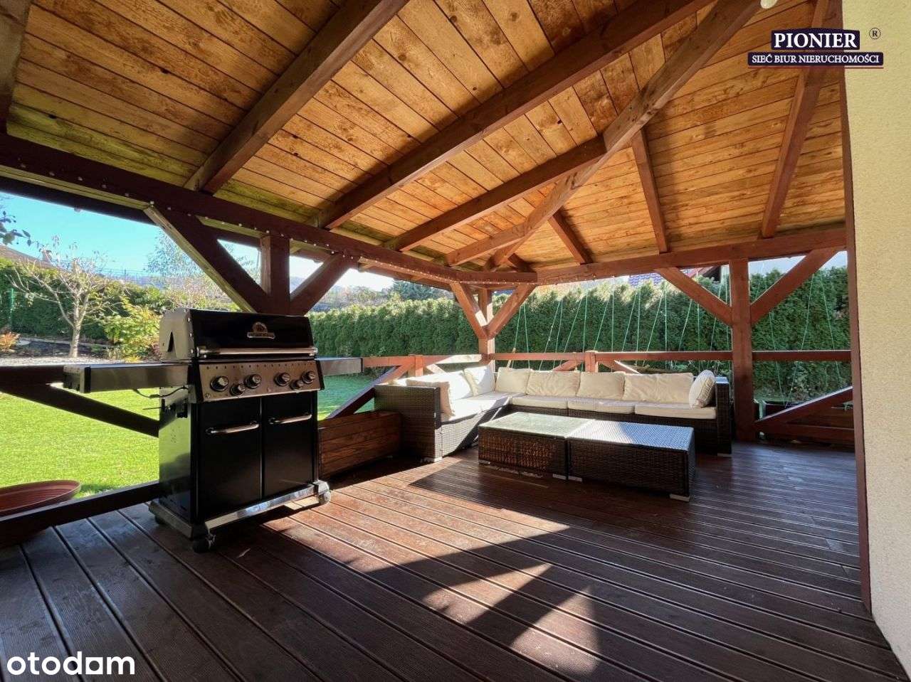 Komfortowy Dom Parterowy Z Poddaszem Użytkowym-10