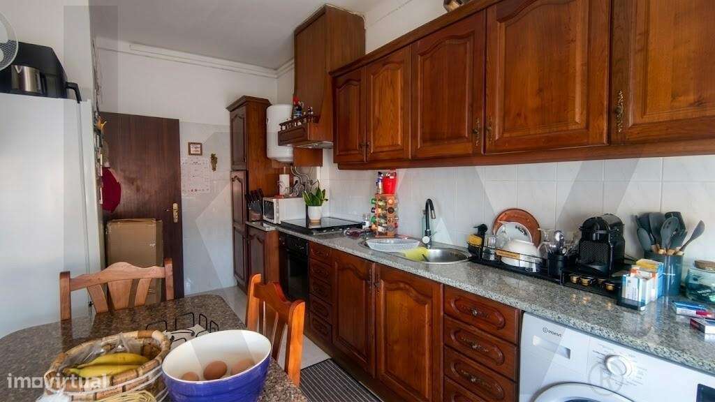 Apartamento T2 no Coração da Cova da Piedade – Localização Privilegiad-6