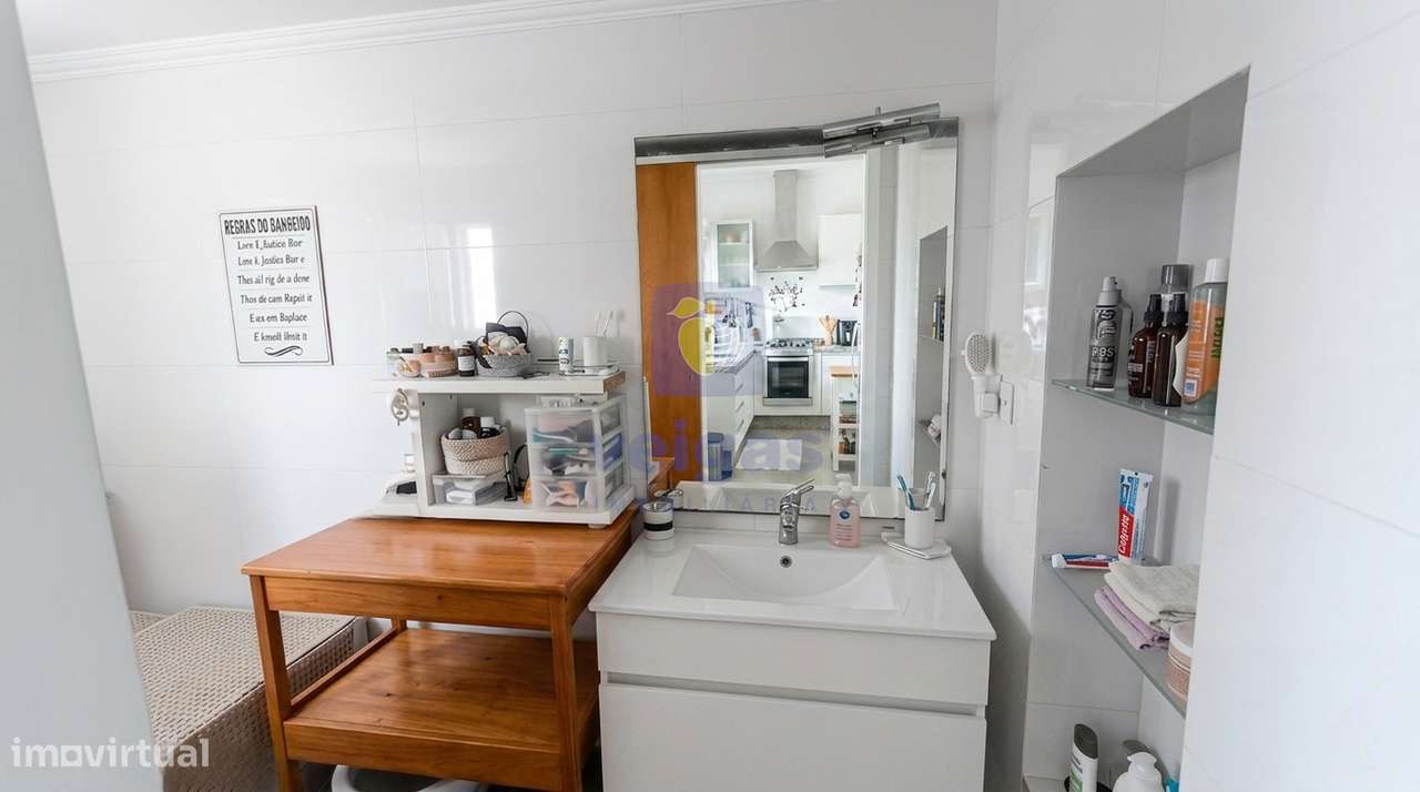 Apartamento T2 renovado nas Olaias, freguesia do Beato, Lisboa-5