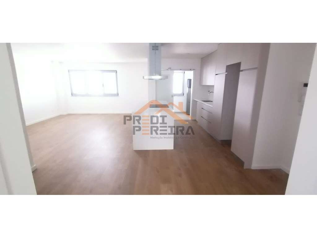 *Última fração disponível*
T2 com arrecadação, situado na Quinta d... - Grande imagem: 2/28