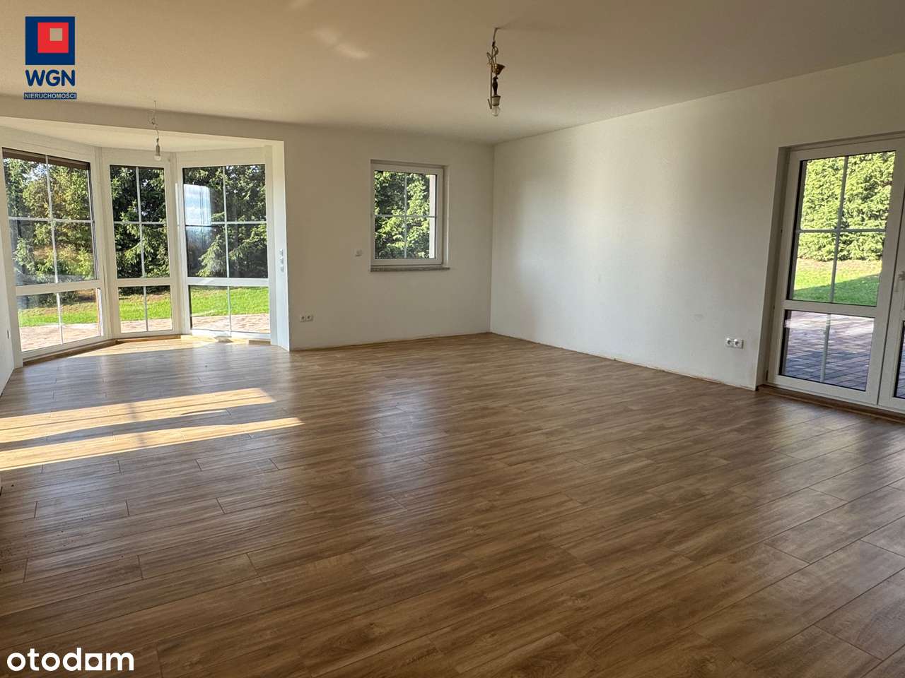 Gustownie wykończony dom w okolicach Kłodzka na sprzedaż.-5