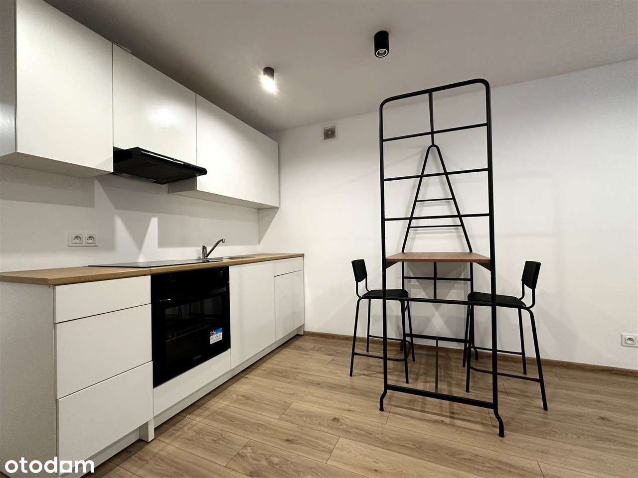 Świetne Mieszkanie W Centrum Chorzowa!-1