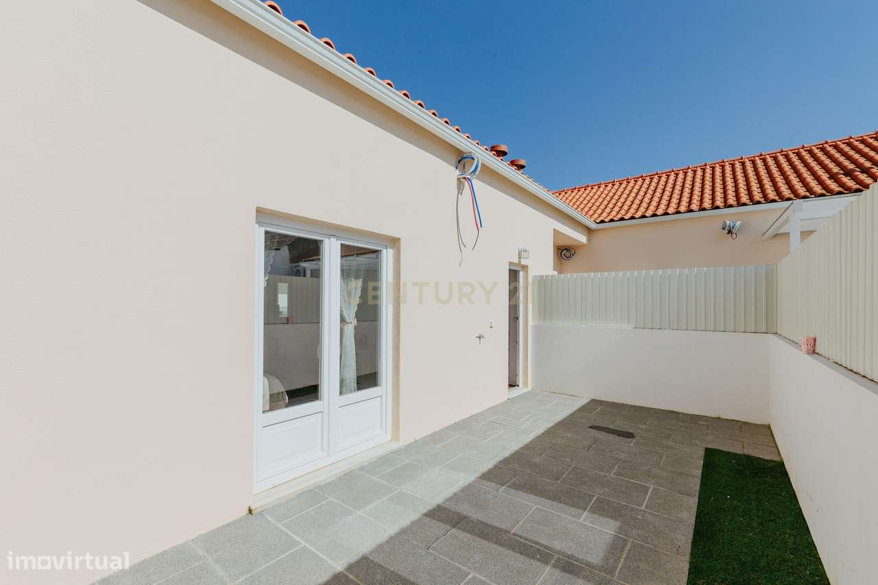 Moradia T1 Totalmente Renovada com Logradouro| Pinhal Novo-16