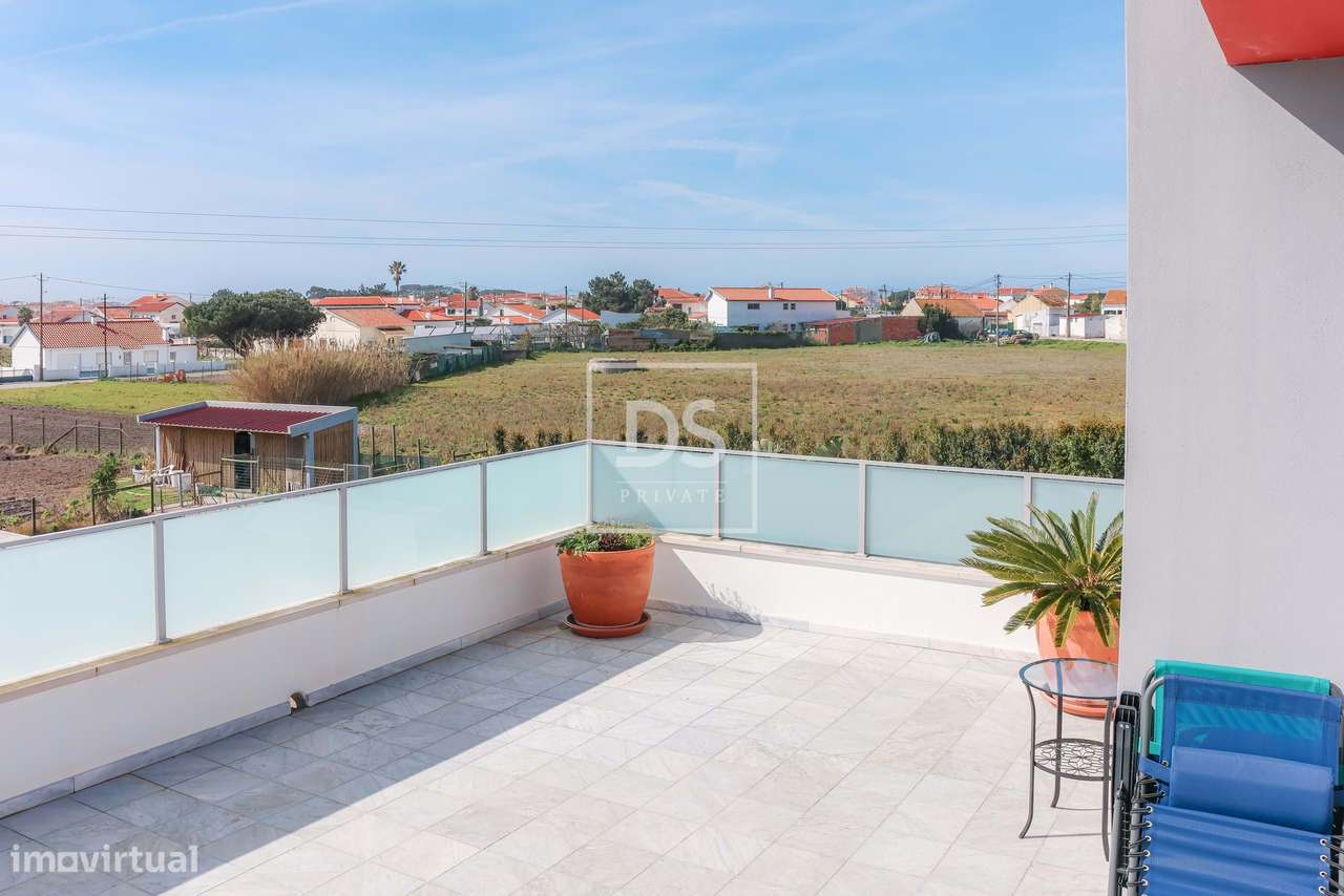 Moradia Moderna  T3 em Condomínio  - Próxima da Praia de Santa Cruz-25