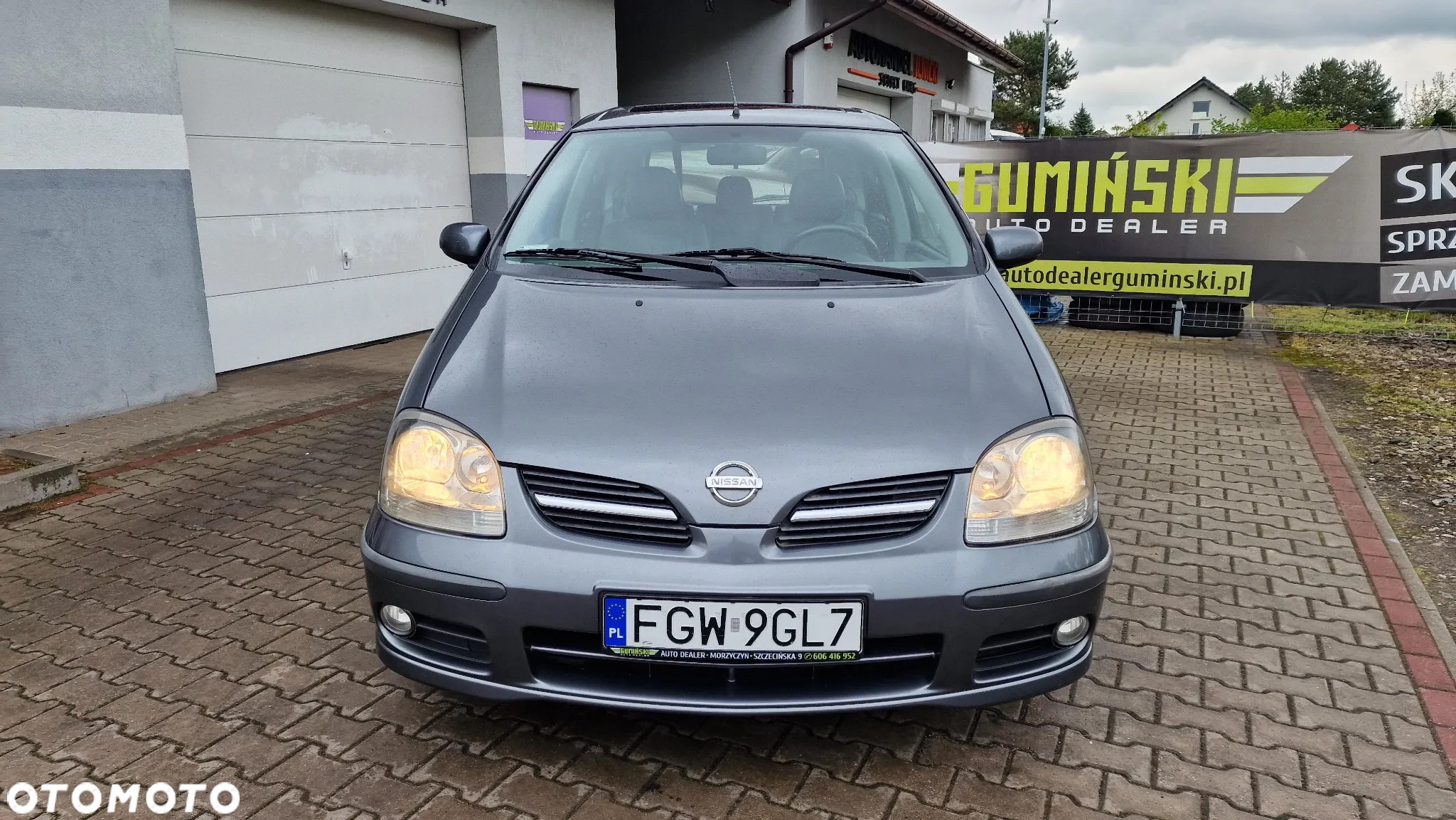 Nissan Almera Tino 1.8 Visia - 12